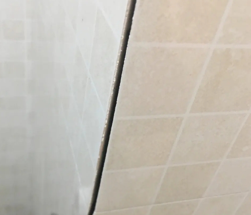 商丘瓷砖空鼓维修公司分享阳台瓷砖脱落的修复过程可以分为以下几个步骤